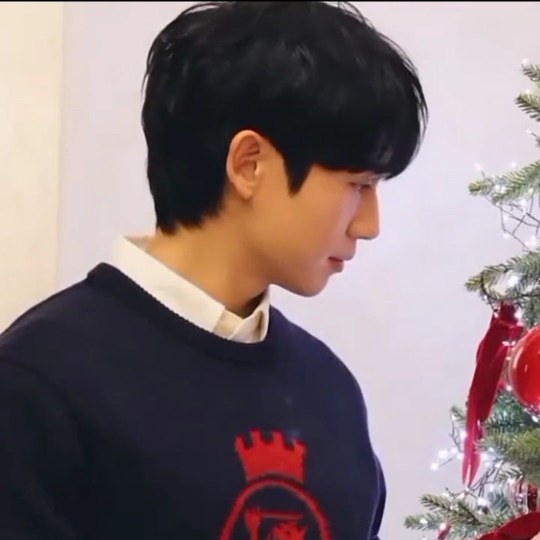 Latest photo of Jung Haein