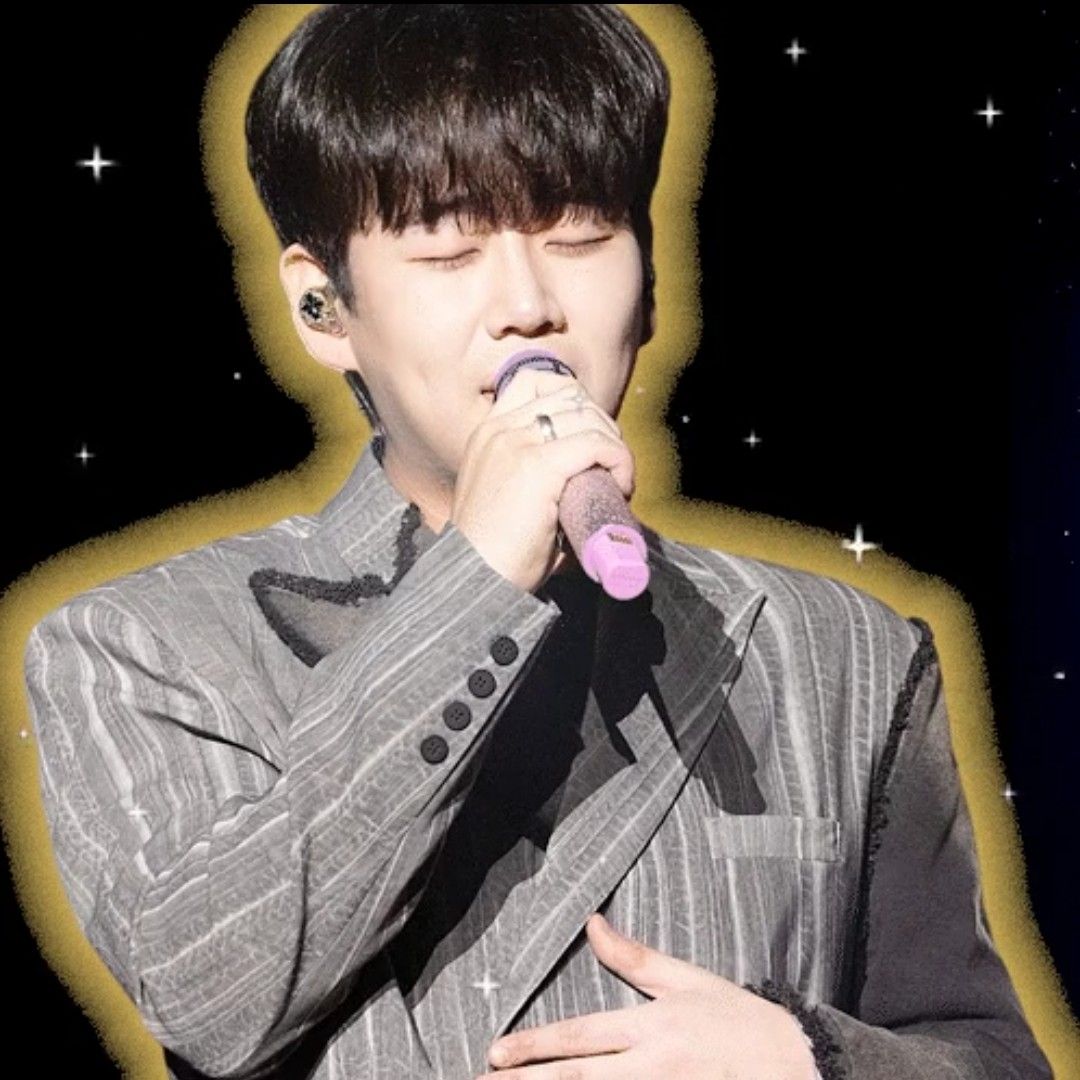 A moment captured by a fan of Hwang Youngwoong