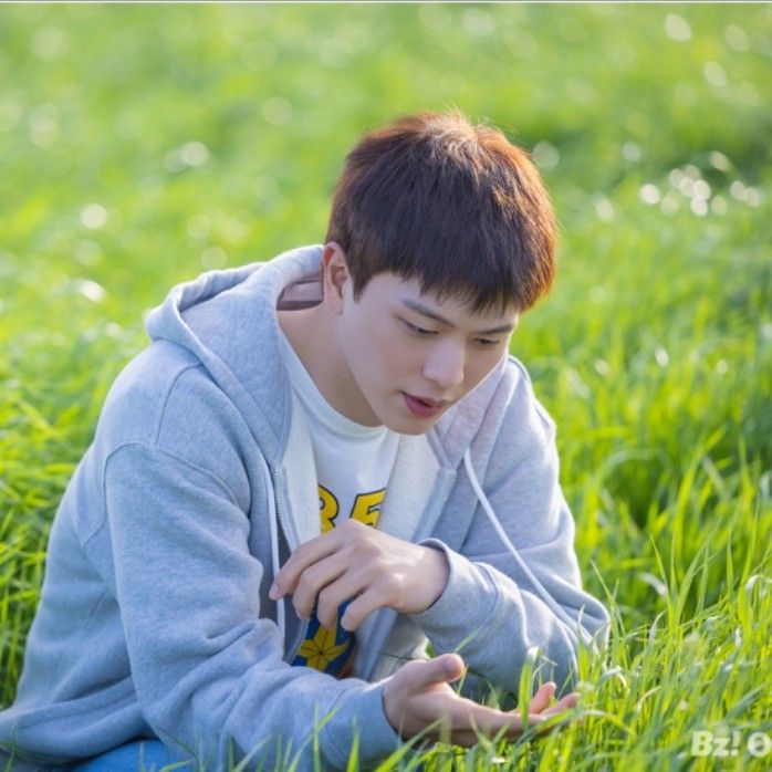 Behind-the-scenes cut of Yook Sungjae