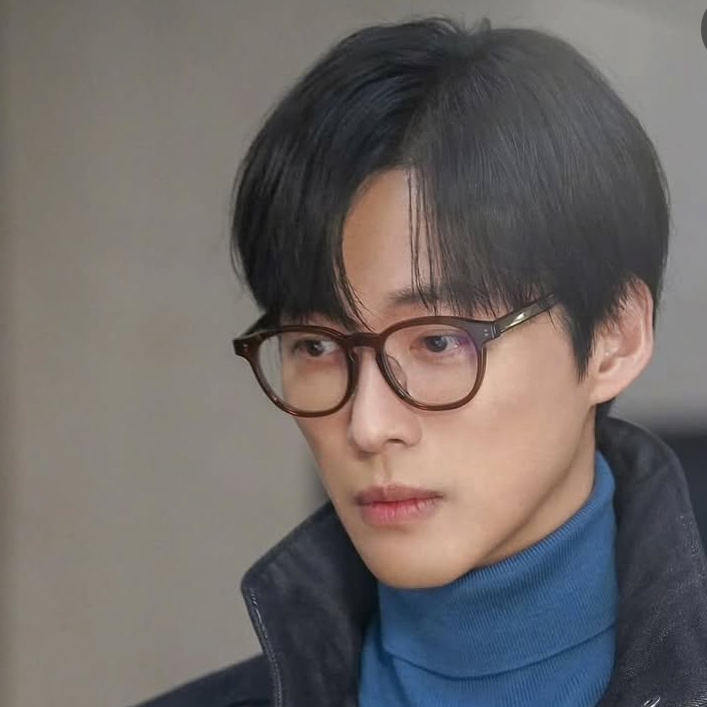 Latest photo of Namkoong Min