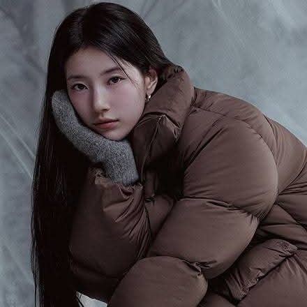 Recent activity shot of Bae Suzy