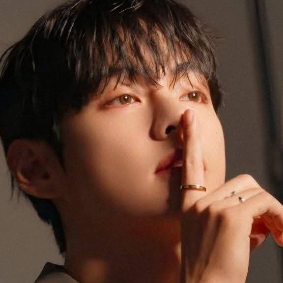 Recent activity shot of Kim Taehyung (V)