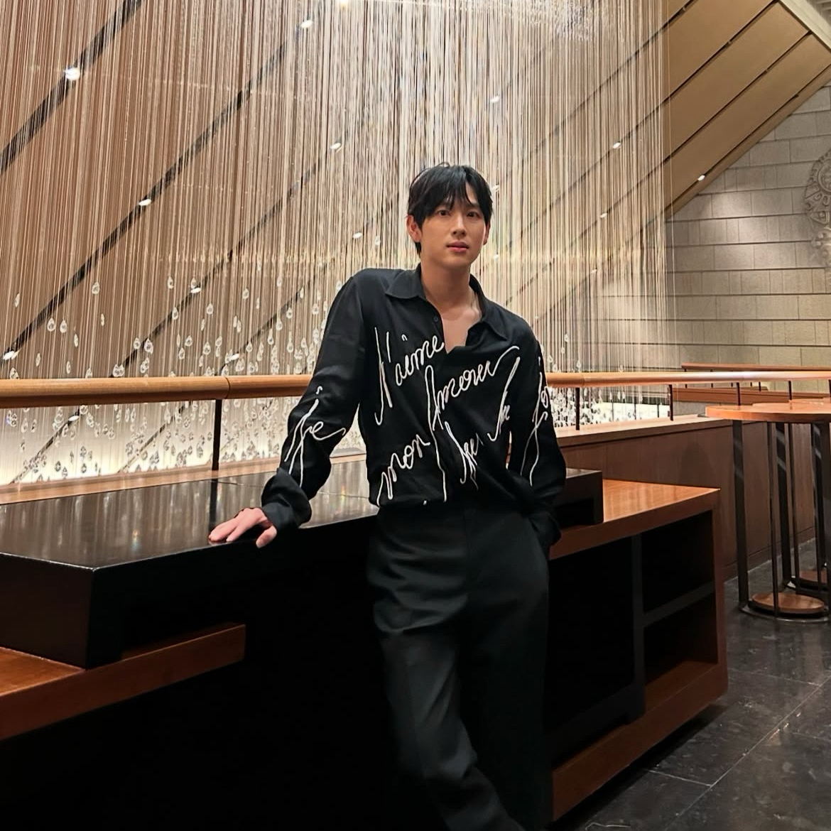 A moment captured by a fan of Lim Siwan