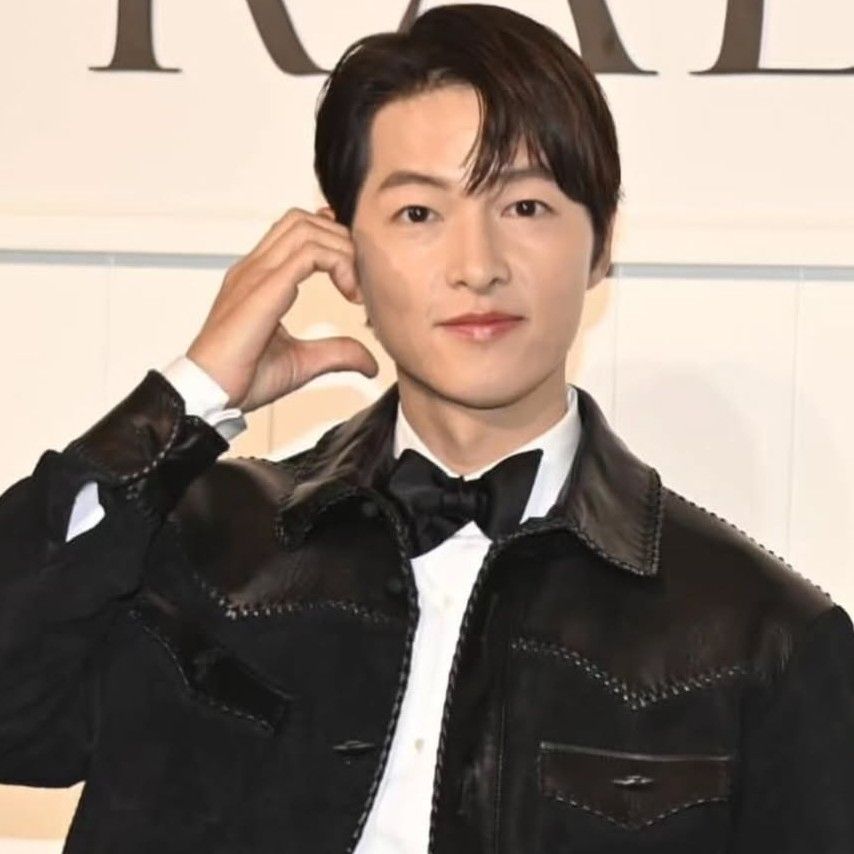 粉絲拍下的宋仲基瞬間