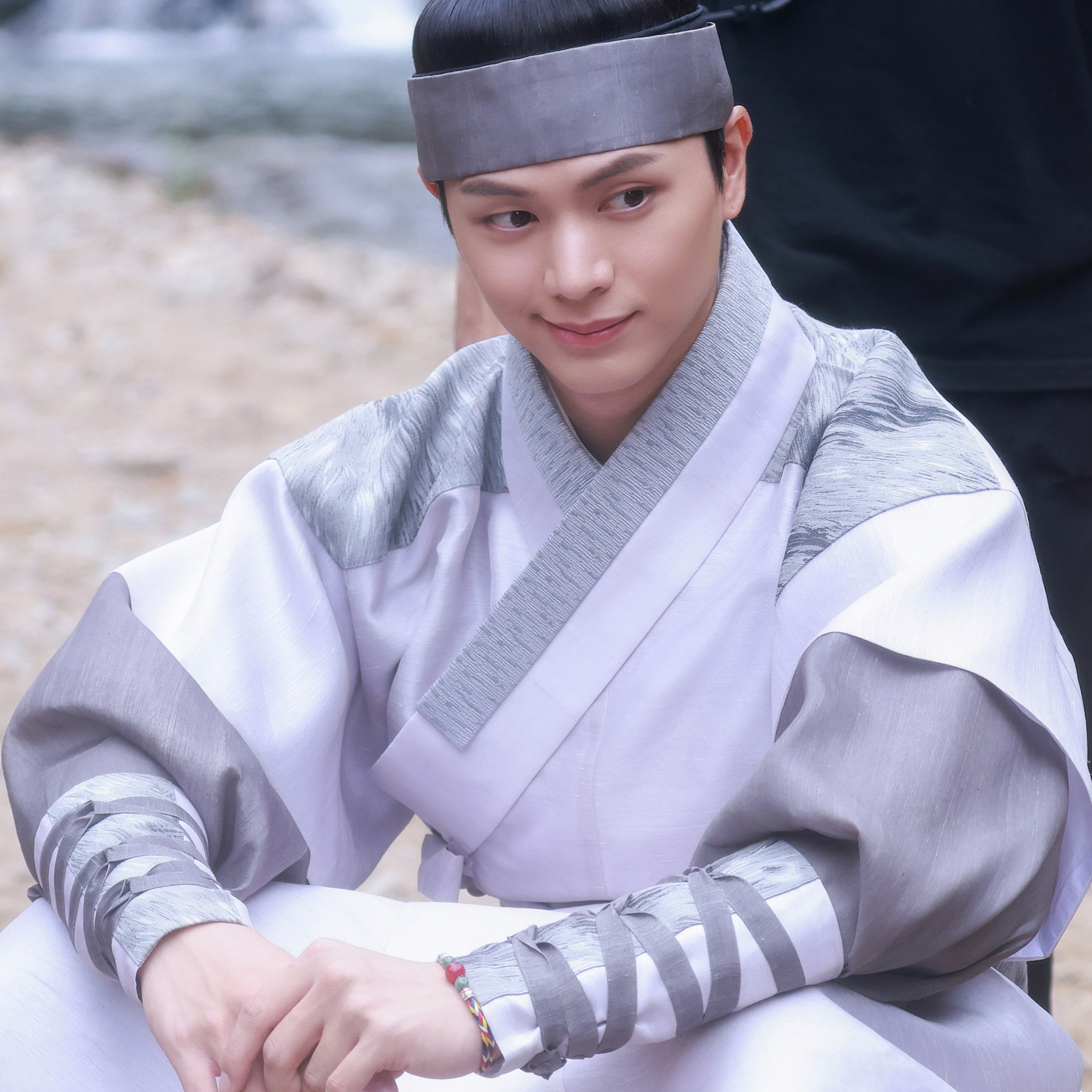 A moment captured by a fan of Yook Sungjae