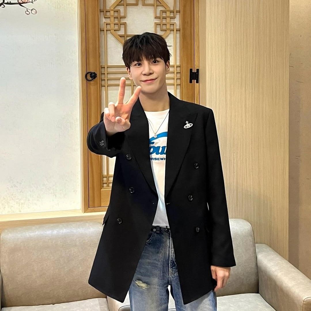 Momen yang diabadikan oleh penggemar Jeong Dongwon