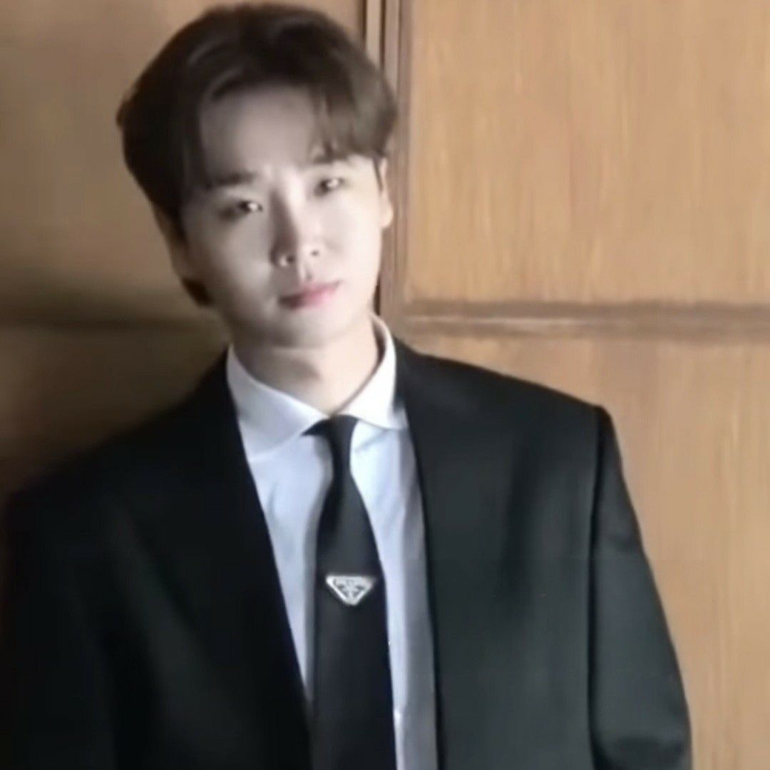 Behind-the-scenes cut of Song Minjun