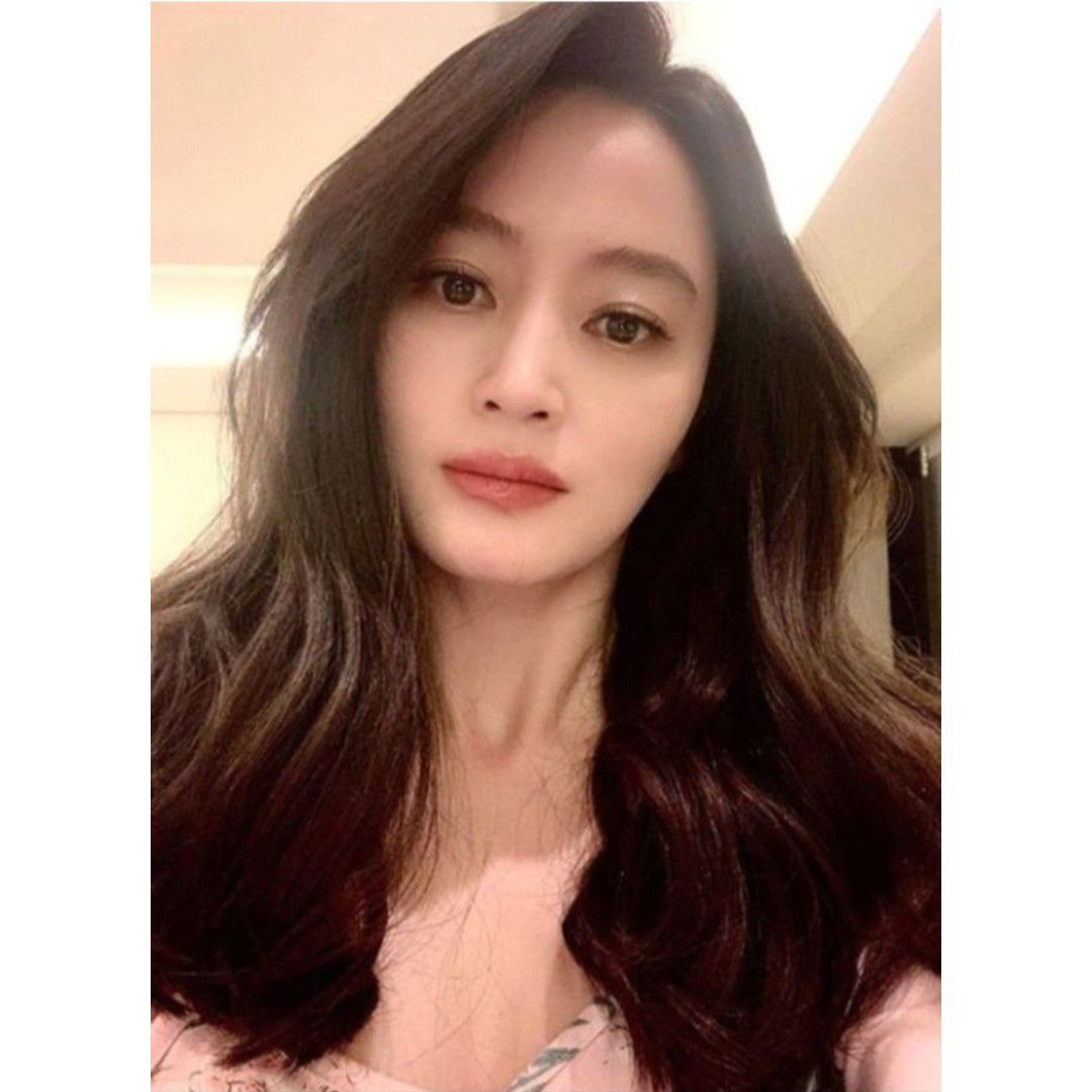 Latest photo of Kim Hyesoo