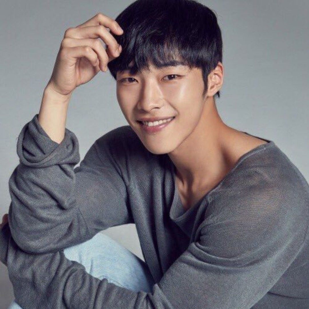 Behind-the-scenes cut of Woo Dohwan