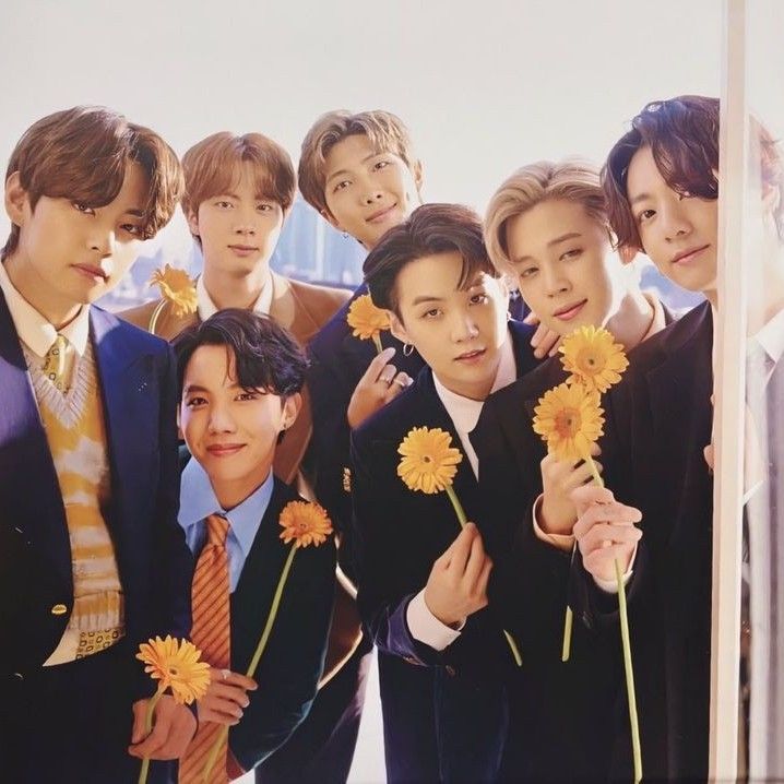 Recent activity shot of Kim Taehyung (V)