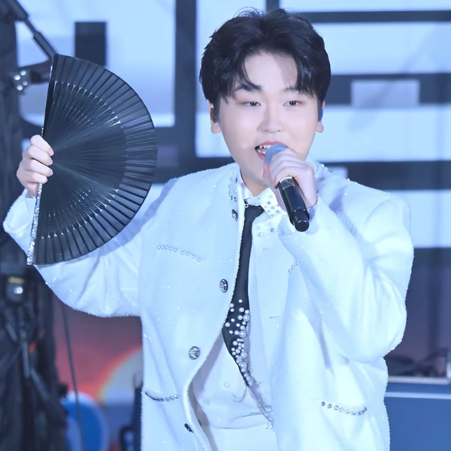 Behind-the-scenes cut of Park Sungon