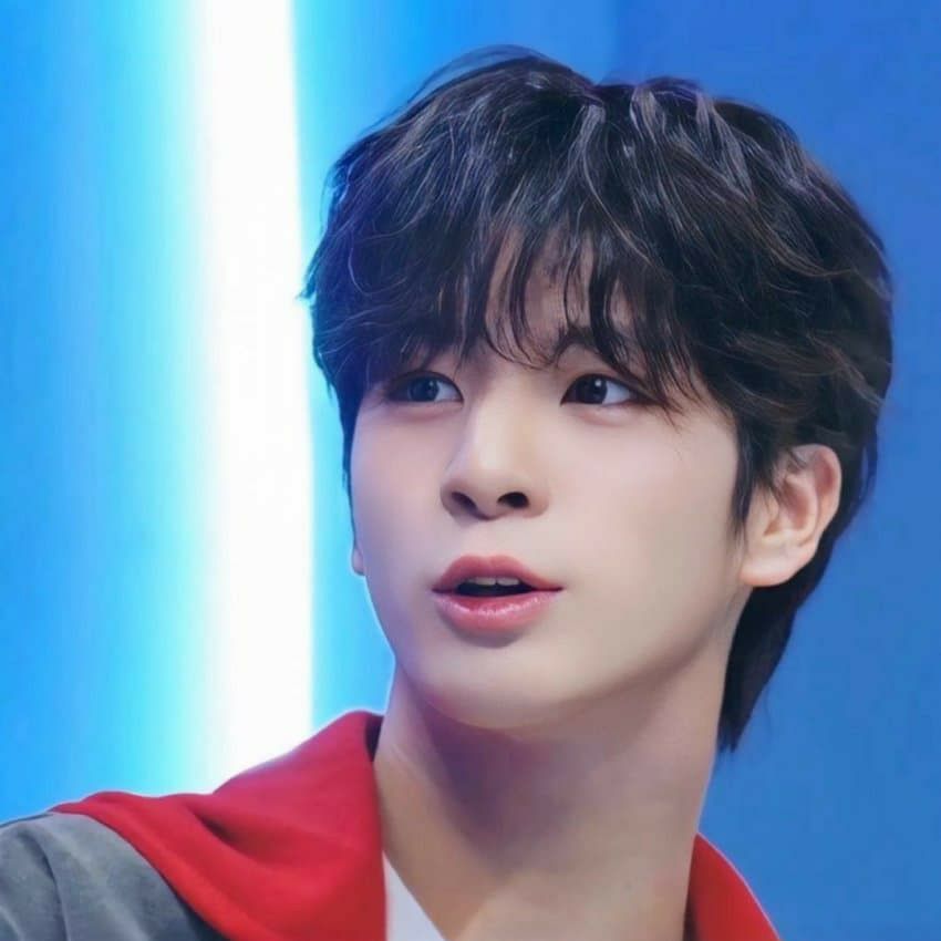 A moment captured by a fan of Jeong Dongwon