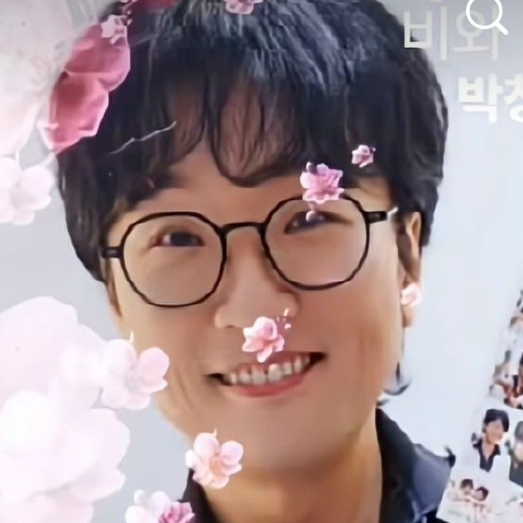 A moment captured by a fan of Bak Changgeun