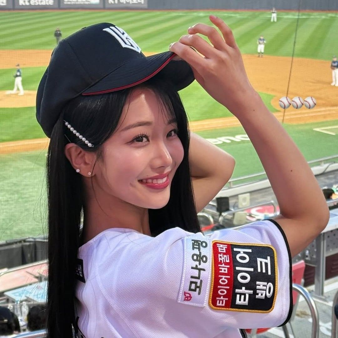 A moment captured by a fan of Kim Soyeon (2004)