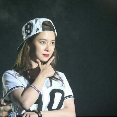 A moment captured by a fan of Song Jihyo