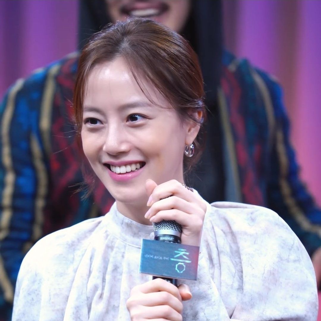 Behind-the-scenes cut of Moon Chaewon