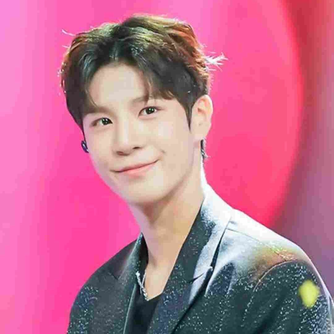 Recent activity shot of Jeong Dongwon