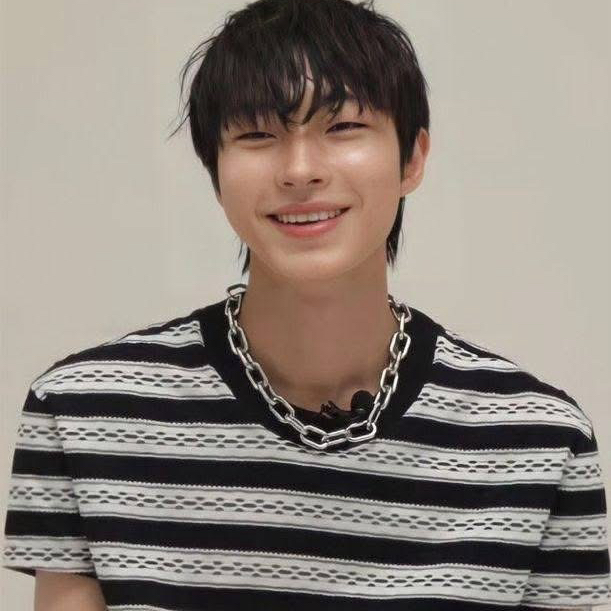 Foto terbaru dari Hwang Inyoup