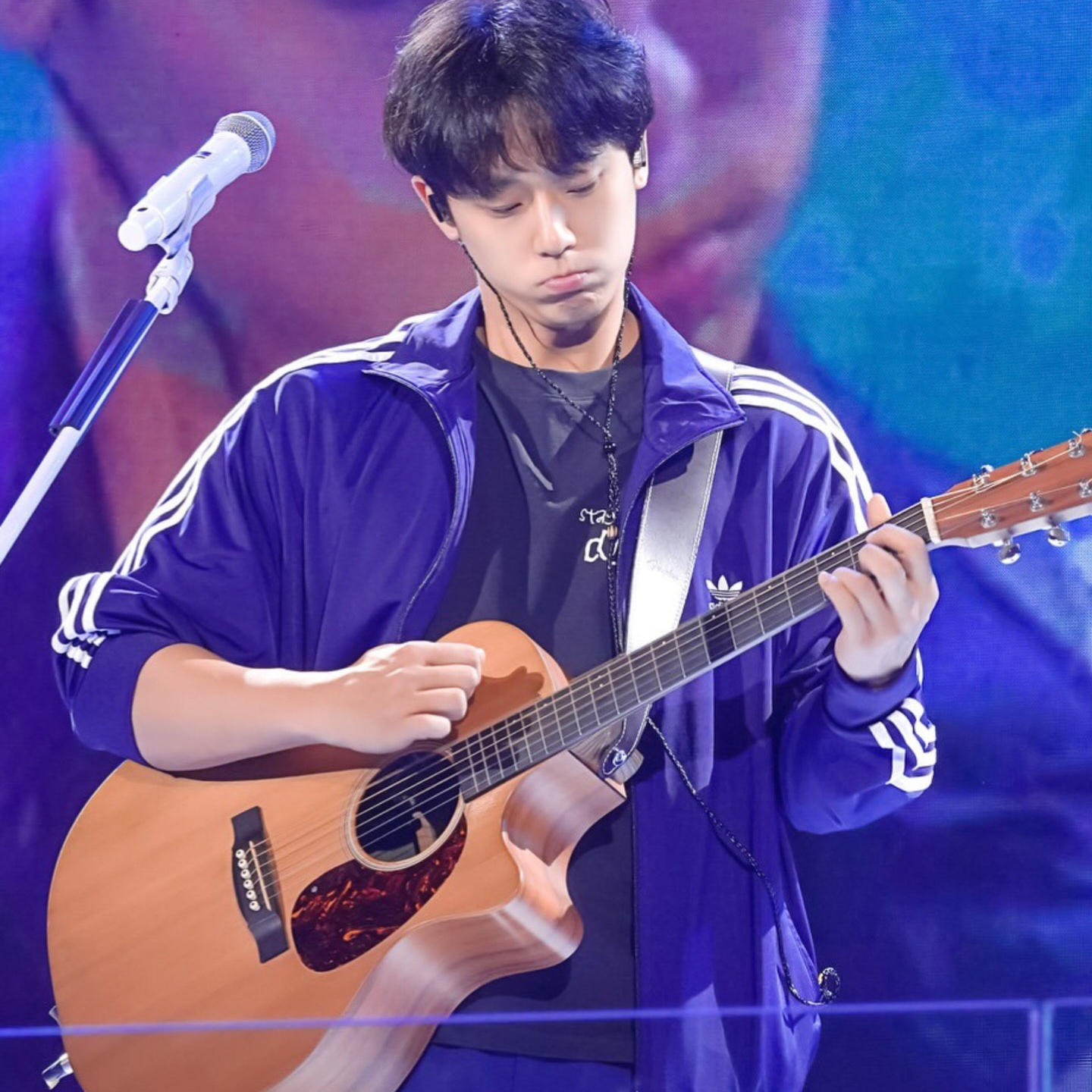 Behind-the-scenes cut of Lee Dohyun