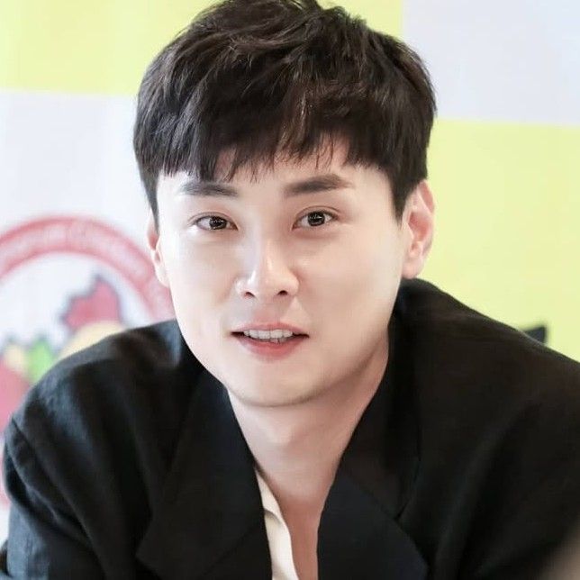 Behind-the-scenes cut of Min Kyunghoon