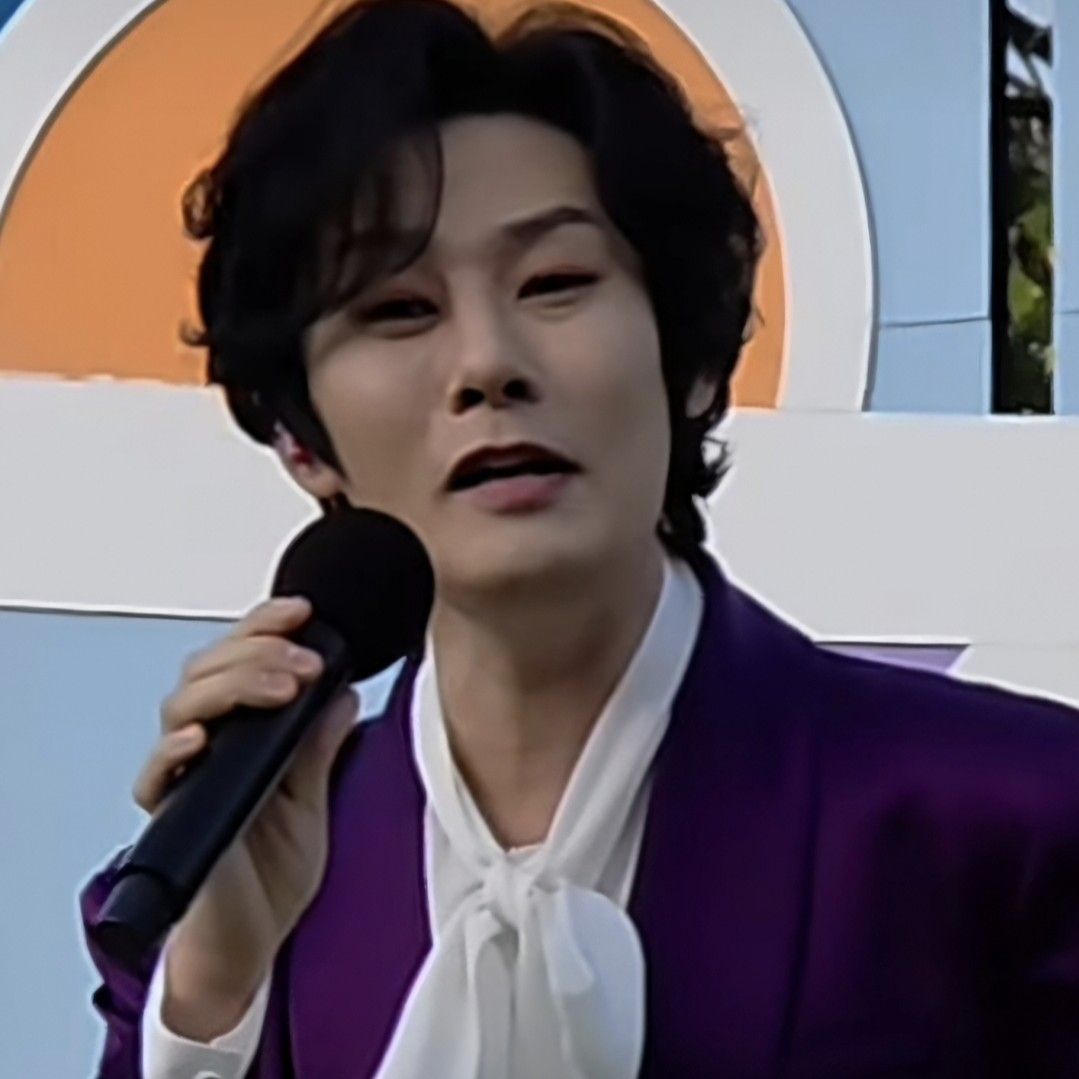 Behind-the-scenes cut of Kang Moonkyung