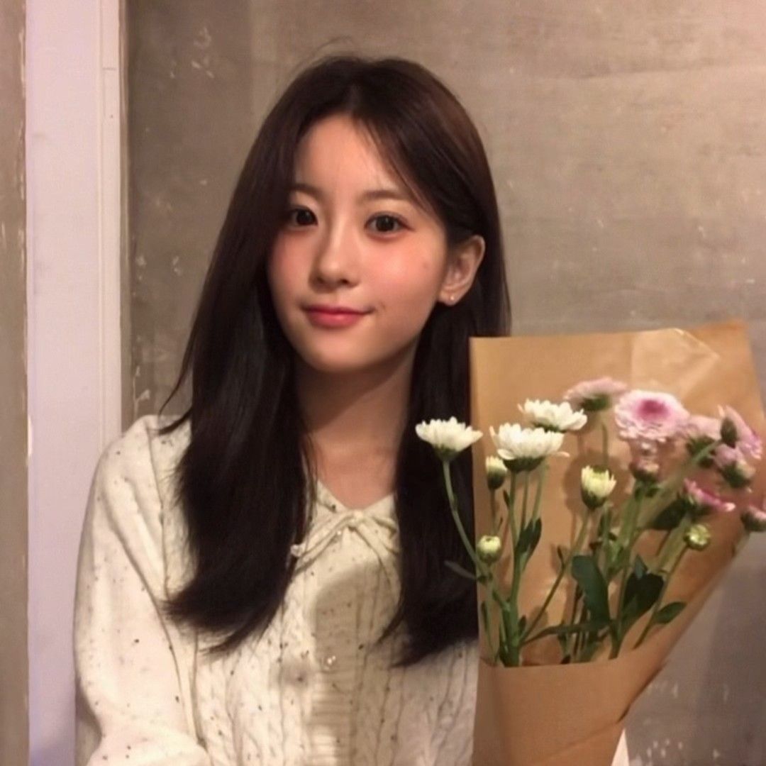 A moment captured by a fan of Oh Yujin