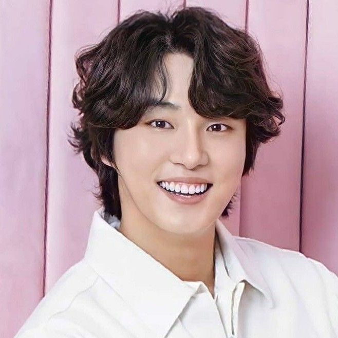 A moment captured by a fan of Yoon Shiyoon