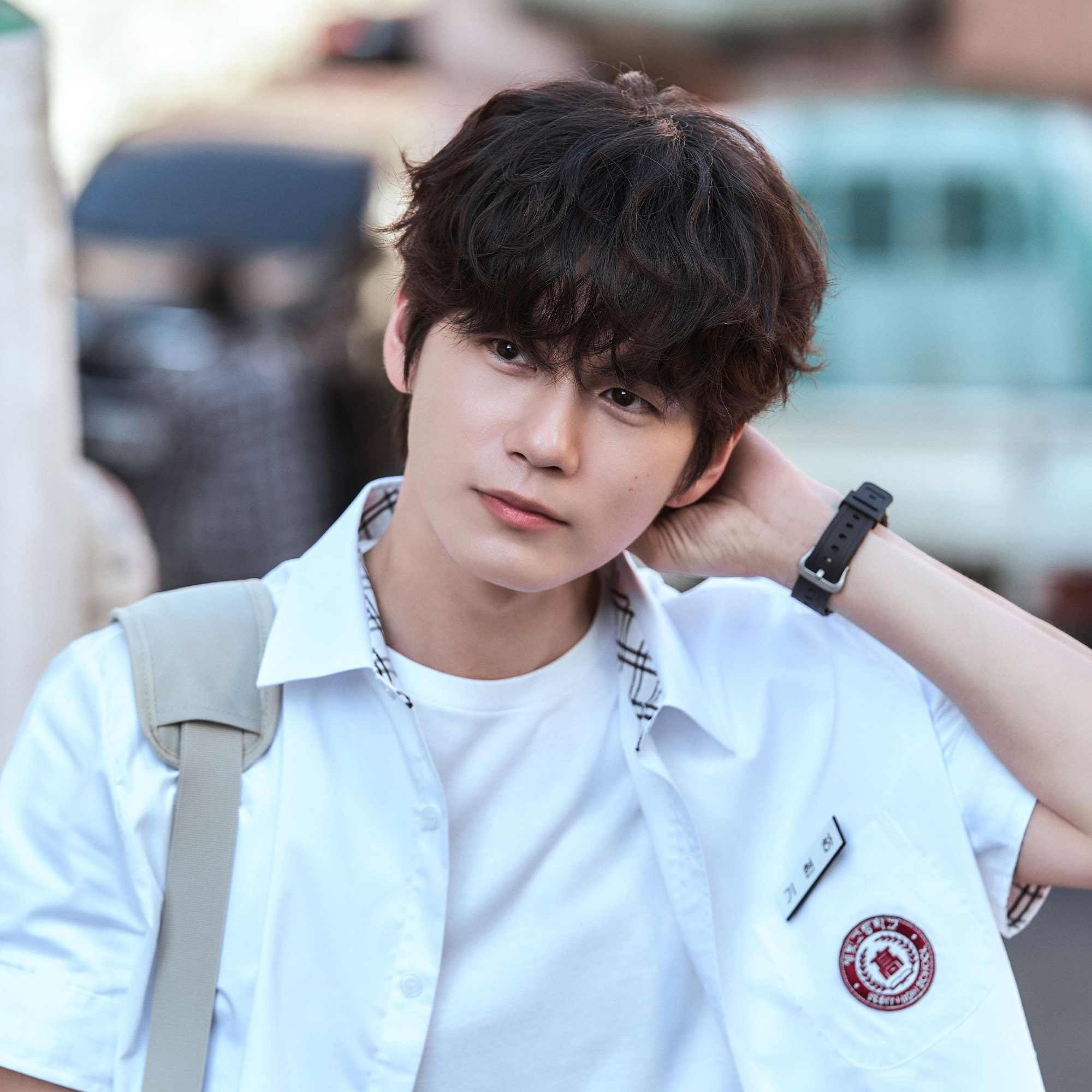 粉丝拍下的邕圣祐瞬间