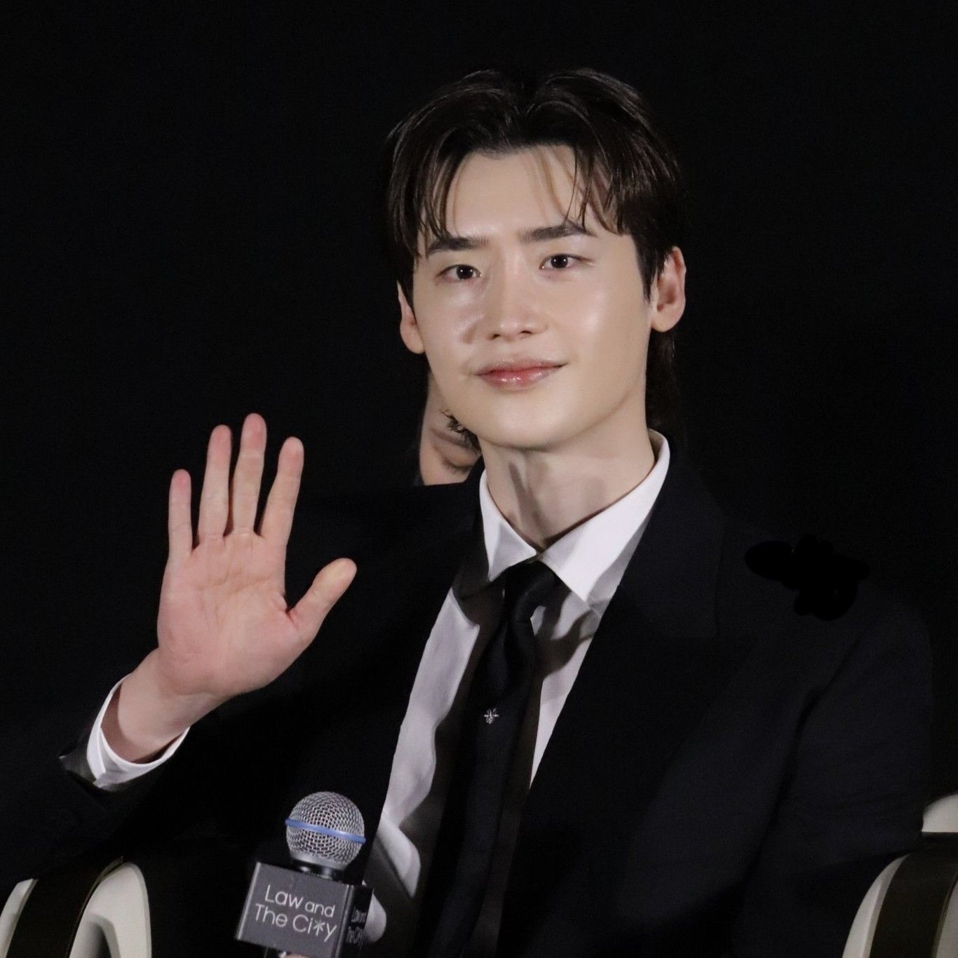 Recent activity shot of Lee Jongsuk