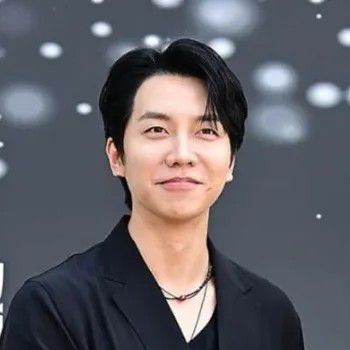 A moment captured by a fan of Lee Seunggi