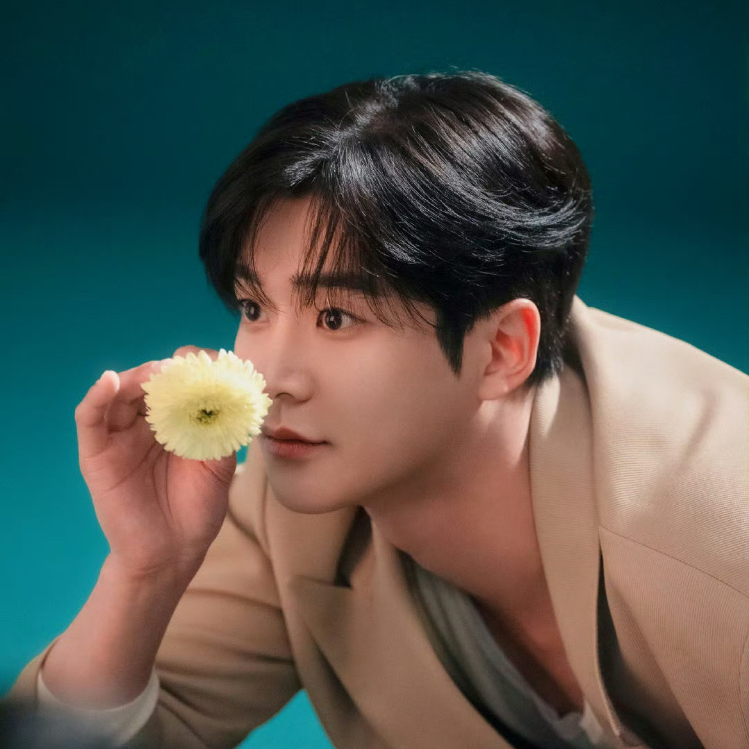 로운의 비하인드 컷