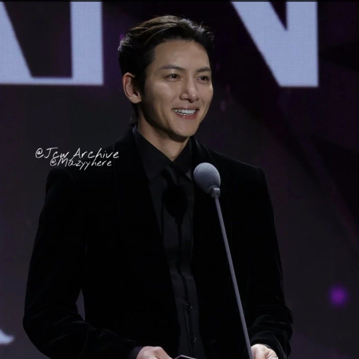 Behind-the-scenes cut of Ji Changwook