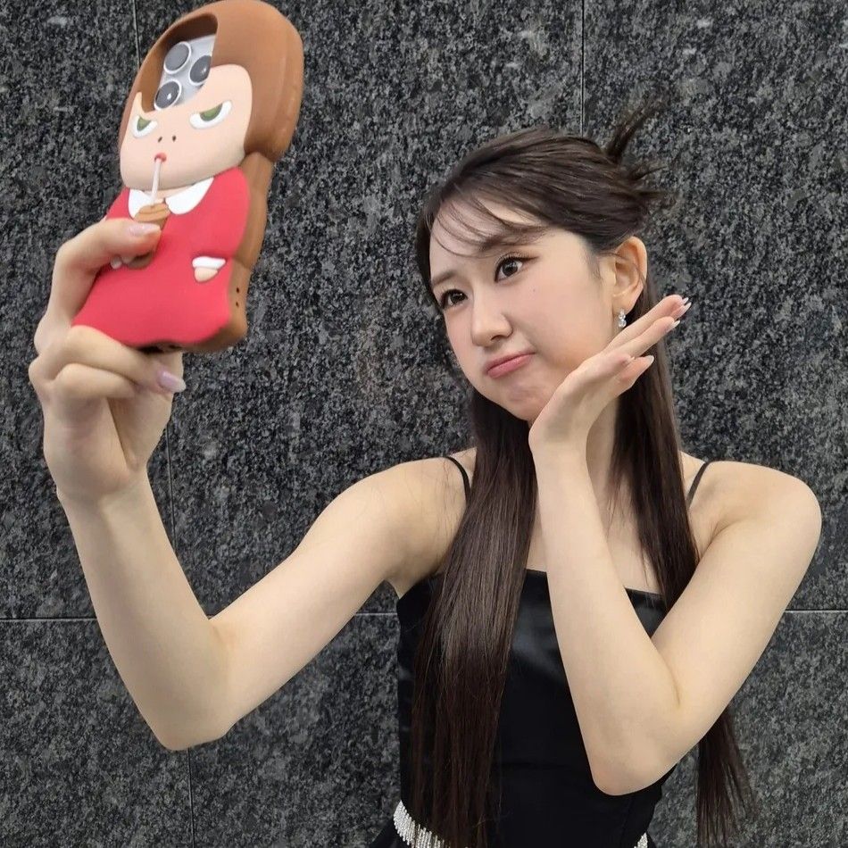 A moment captured by a fan of Jeon Yujin