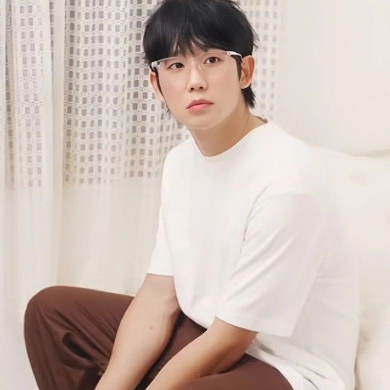 粉丝拍下的丁海寅瞬间