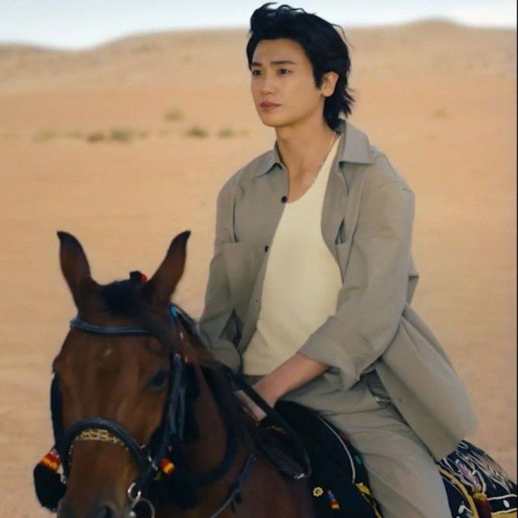 Behind-the-scenes cut of Park Hyungsik