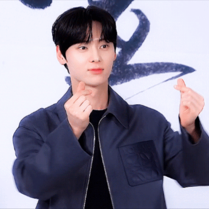 A moment captured by a fan of Hwang Minhyun