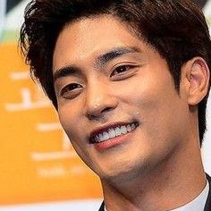 A moment captured by a fan of Sunghoon