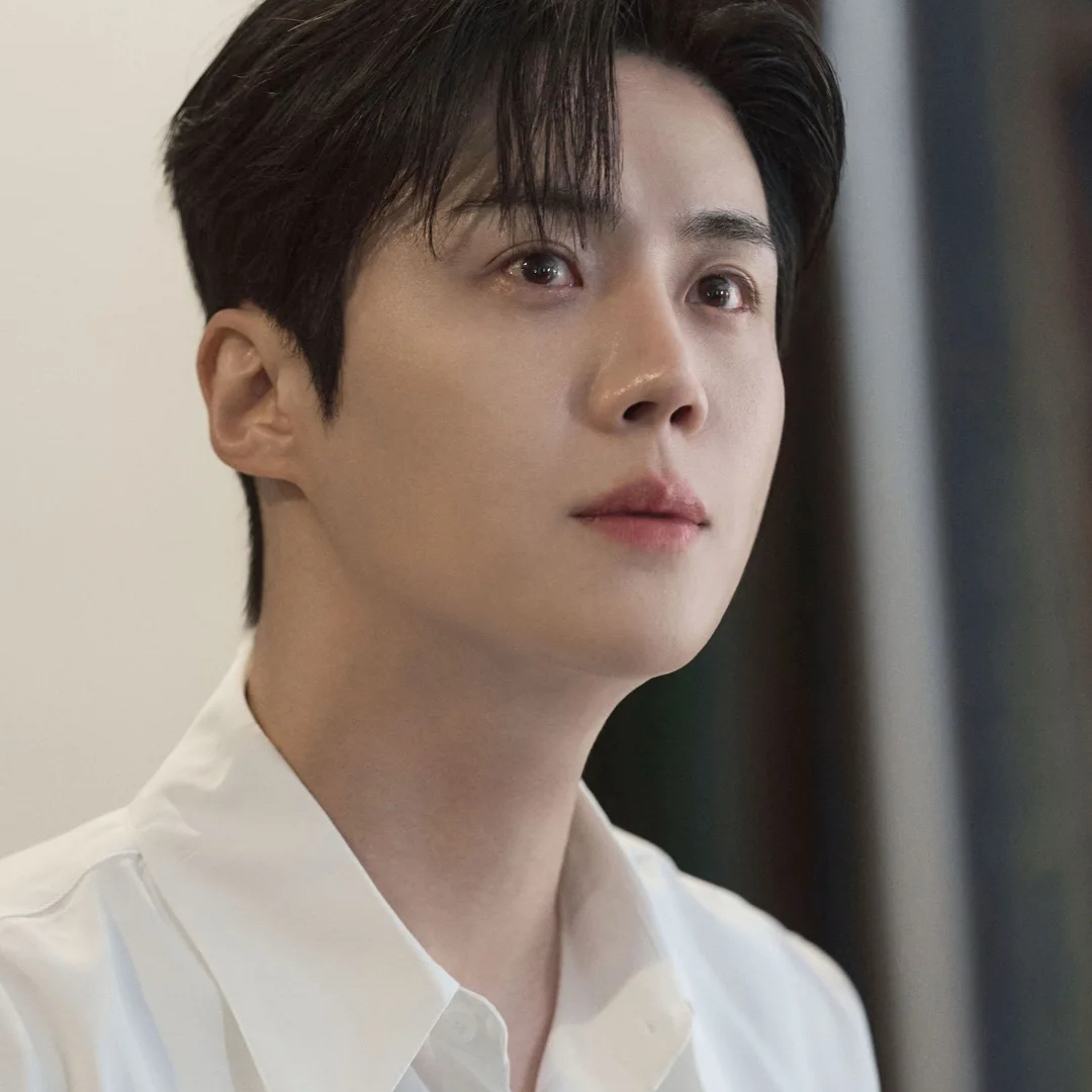 粉丝拍下的金宣虎瞬间