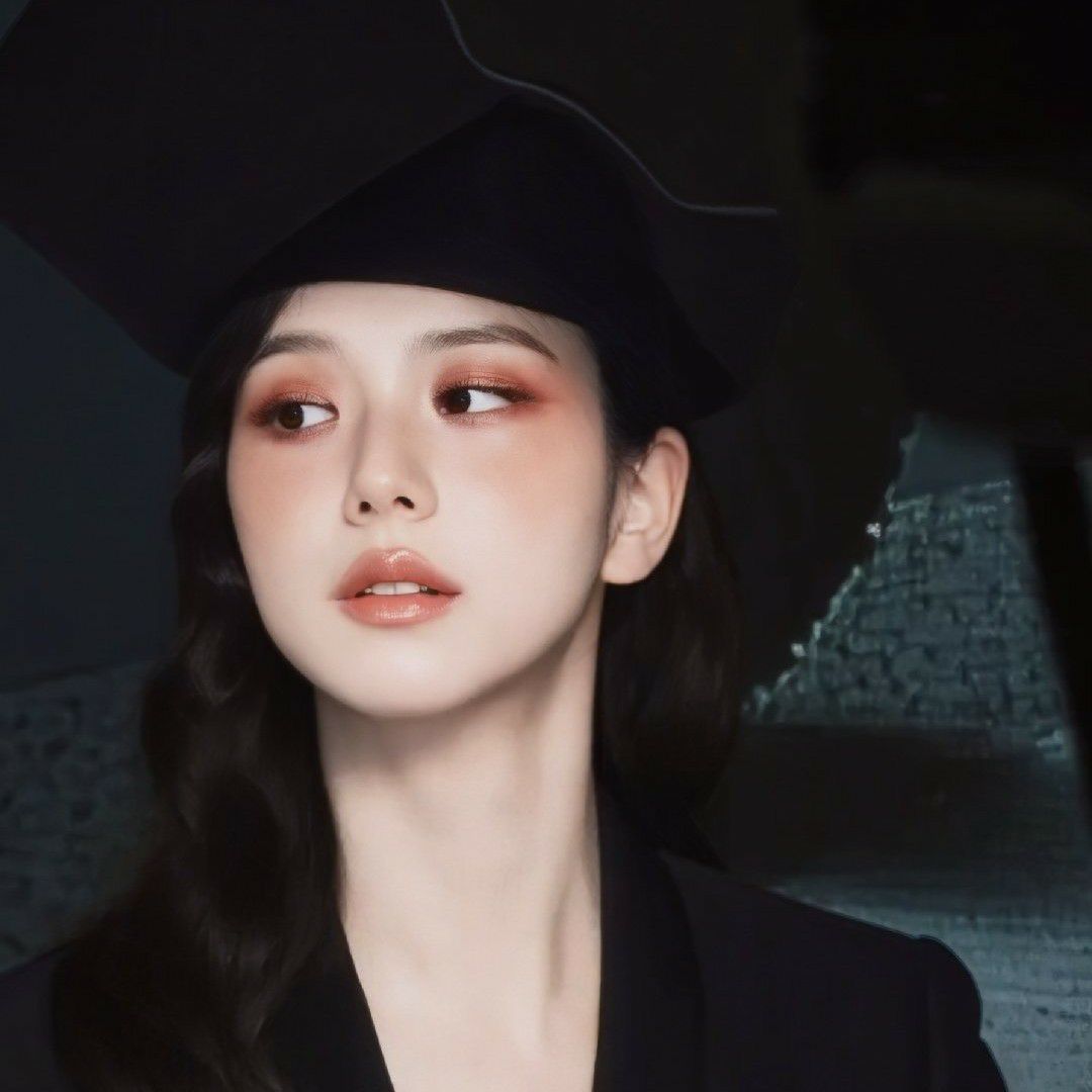 Recent activity shot of Jisoo (1995)