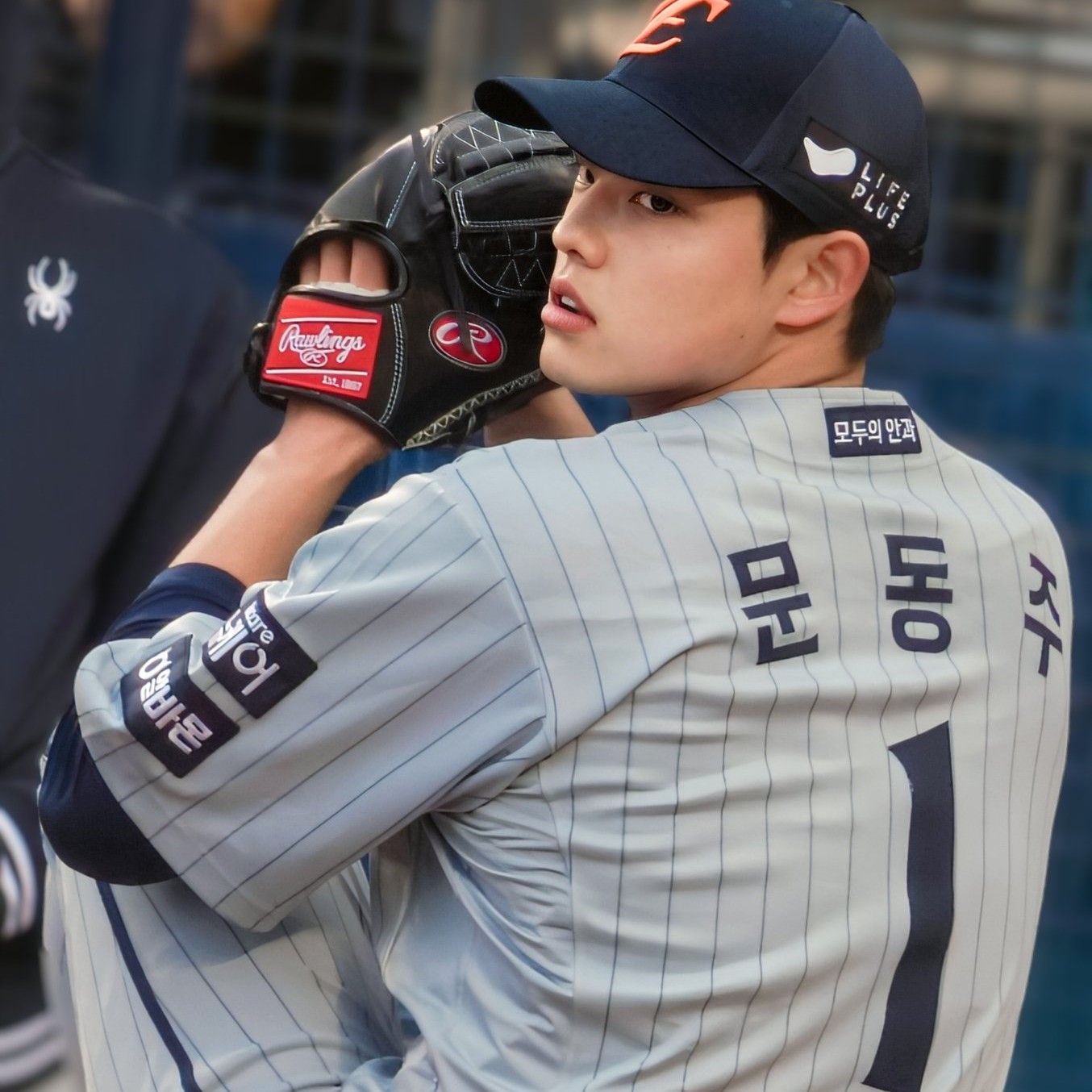 Behind-the-scenes cut of Moon Dongju