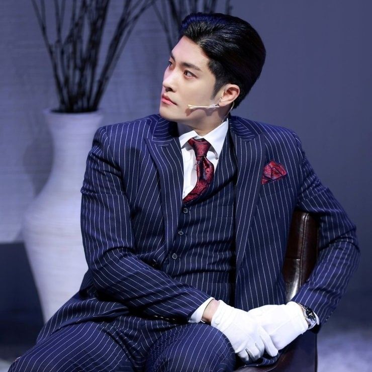 Recent activity shot of Sunghoon