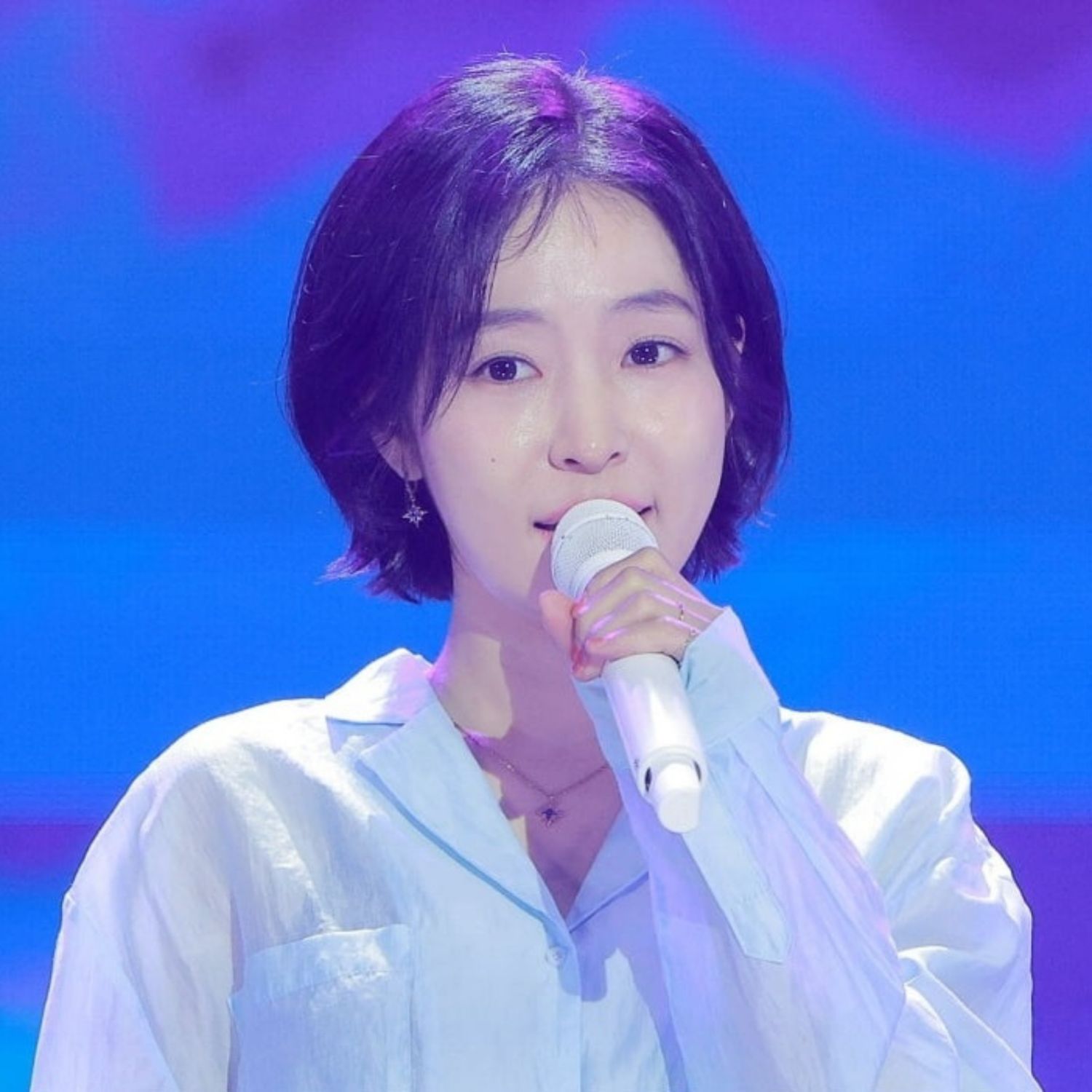 Behind-the-scenes cut of Hong Ja