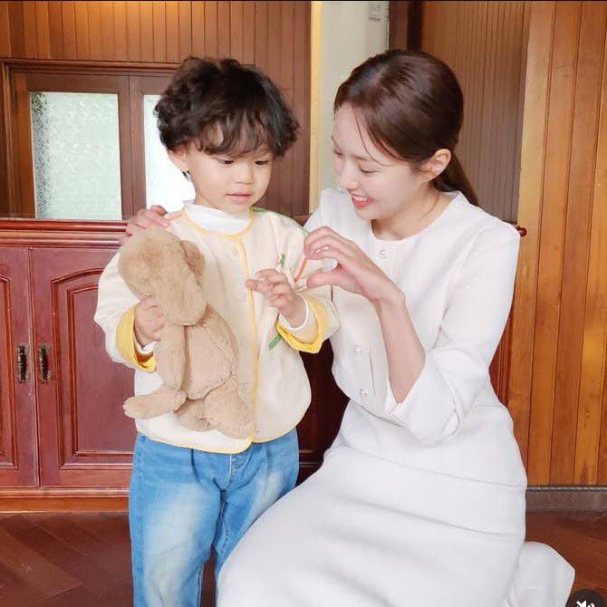 Behind-the-scenes cut of Chae Subin