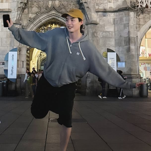 Latest photo of Lee Jongsuk