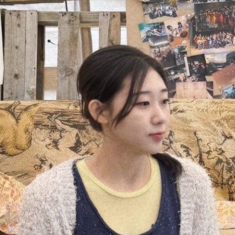 Latest photo of Han Yeji