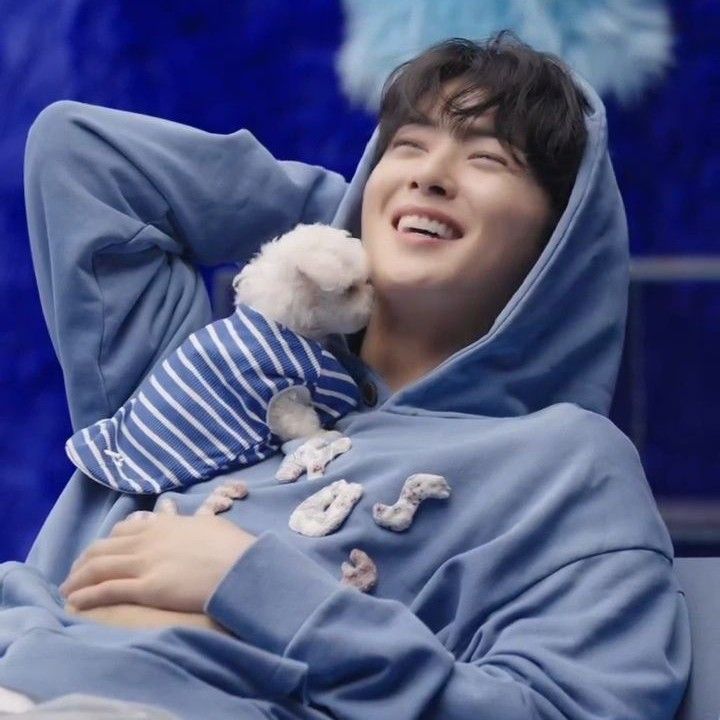 Momen yang diabadikan oleh penggemar Cha Eunwoo