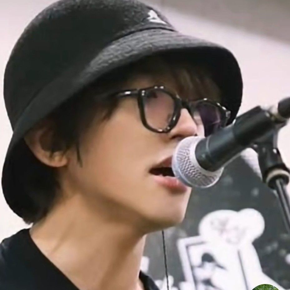 粉絲拍下的李承允瞬間