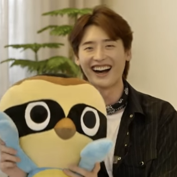 Recent activity shot of Lee Jongsuk