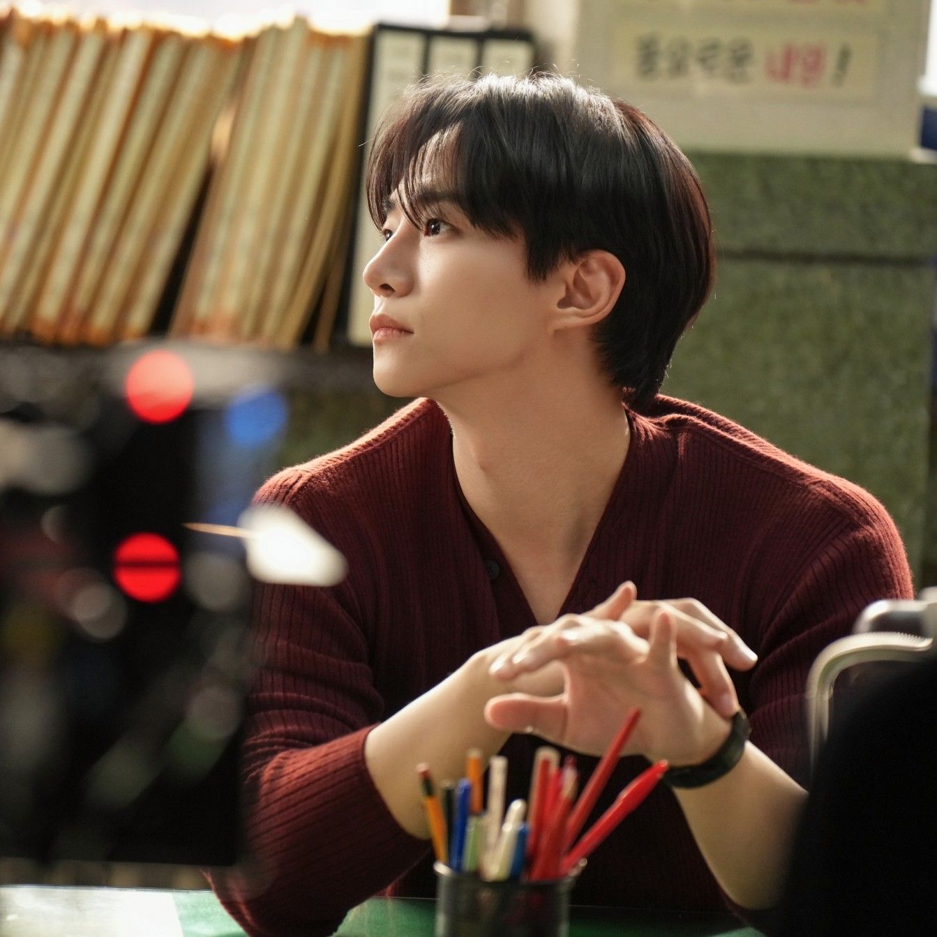 Behind-the-scenes cut of Lee Junho