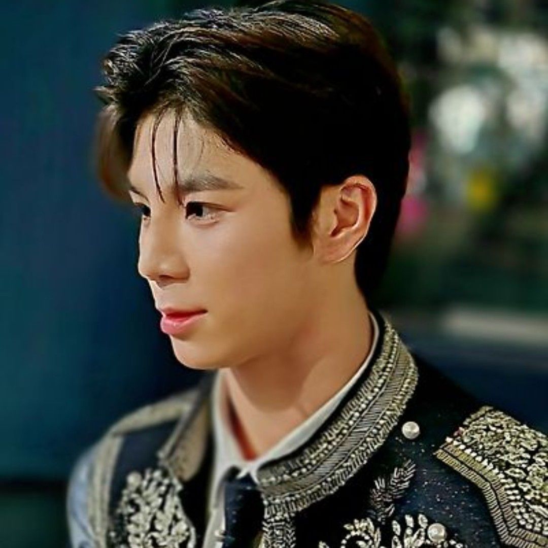 Recent activity shot of Jeong Dongwon